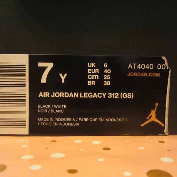 Air Jordan Legacy 312 athletic shoes by Nike - Picture 3 of 11